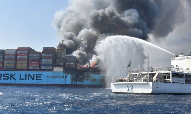 Grave incendio de portacontenedores reporta Maersk Line